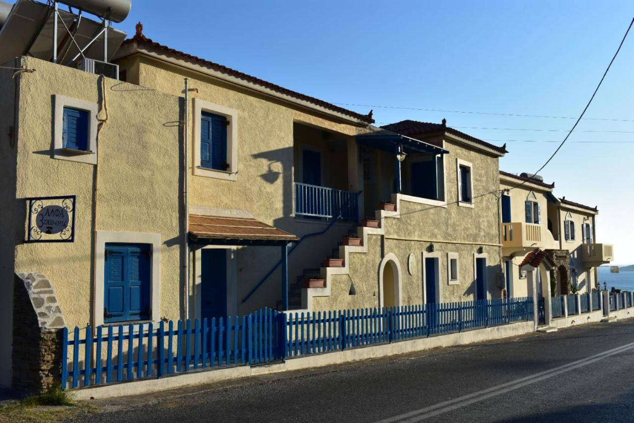 3 Alpha Studios Batsíon Exterior foto