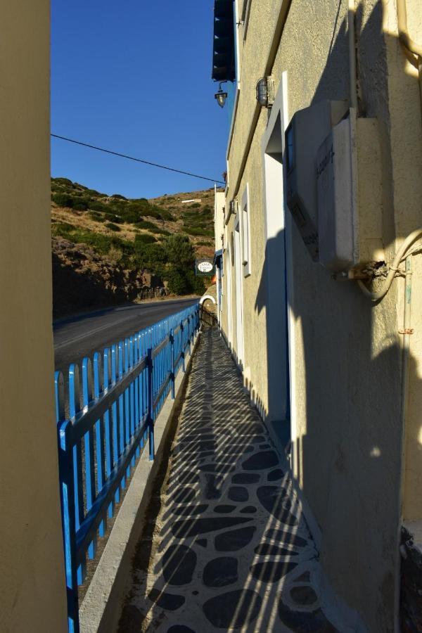 3 Alpha Studios Batsíon Exterior foto